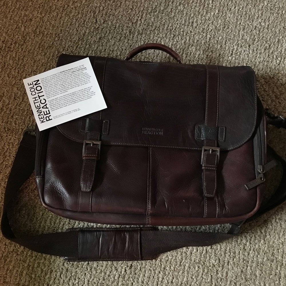 Kenneth Cole Reaction Leather Messenger Bag